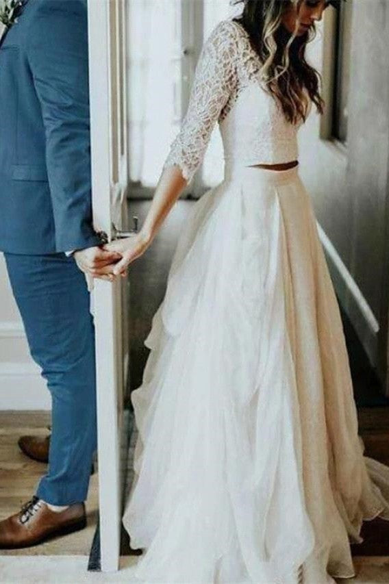 Wanna get a perfect dress for your big day? Check out this lace beach wedding dress at stylesnuggle, 1000+ option, fast delivery worldwide.