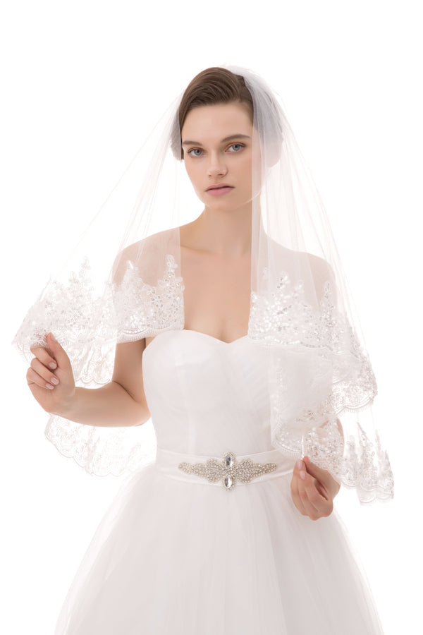 Cora Elegant Short Lace Wedding Veil-stylesnuggle