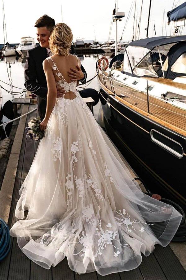 Glamorous V-neck Sleeveless Ball Gown Princess Wedding Dress Lace Bridal Gown-stylesnuggle